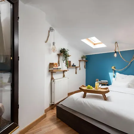 Downtown With Terrace By Urbanesq