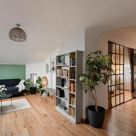 Downtown With Terrace By Urbanesq Bucharest