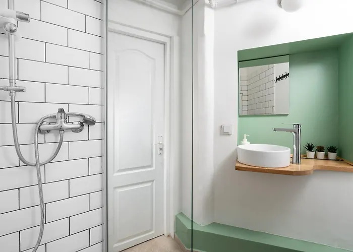 Downtown With Terrace By Urbanesq *