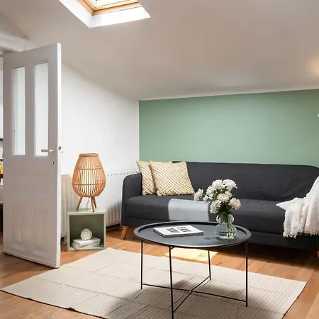 Downtown With Terrace By Urbanesq Apartman