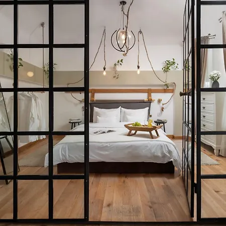 Apartment Downtown With Terrace By Urbanesq *