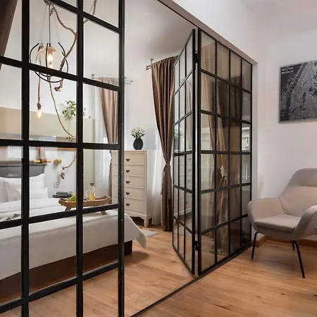 Downtown With Terrace By Urbanesq Bukarest